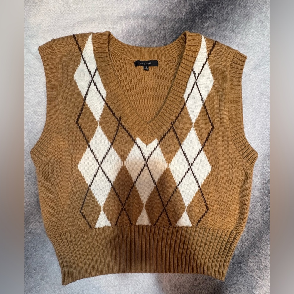 Love Tree Camel Brown & White Argyle V-Neck Sweater Vest